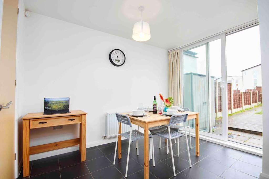 Dellehomes- Free Parking, Wfh, Family-Friendly Manchester Exterior foto